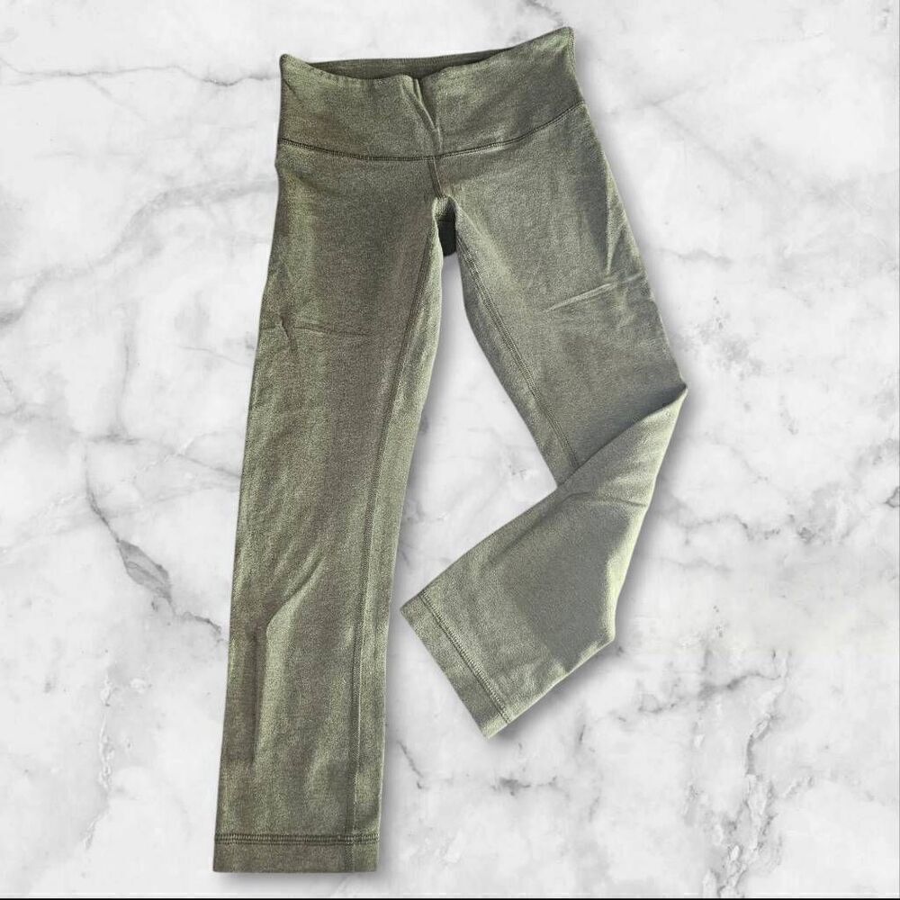 Lululemon Size 4 Wunder Under